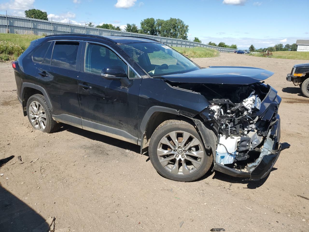 2T3A1RFV9MC169848 Toyota RAV4 XLE P