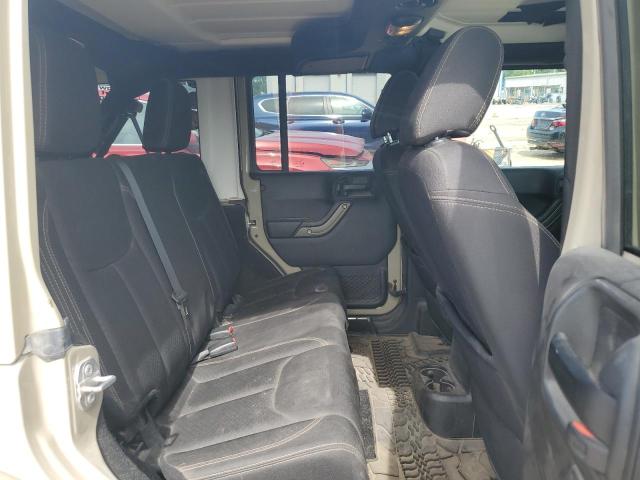 1C4BJWDG4JL879745 Jeep Wrangler Unlimited Sport