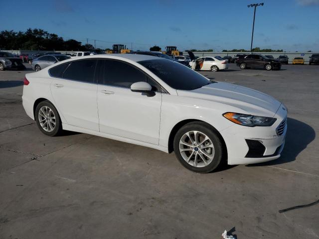 3FA6P0HD0KR144413 Ford FUSION SE