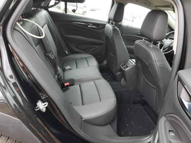 W04GV8SX8J1168905 Buick Regal Tourx Essence