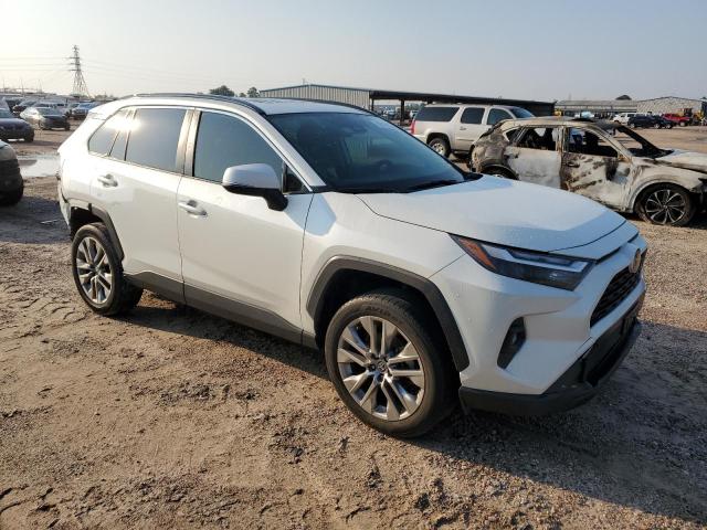 JTMC1RFV1NJ024052 Toyota RAV4 XLE P