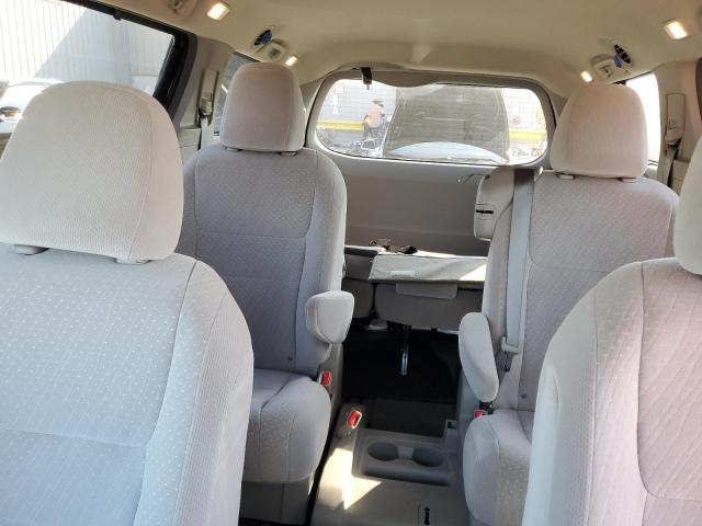 5TDKZ3DC2HS782878 Toyota SIENNA LE