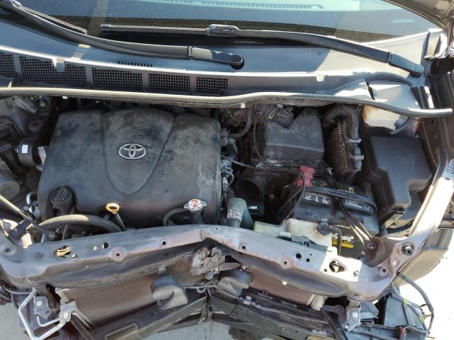 5TDKZ3DC2HS782878 Toyota SIENNA LE
