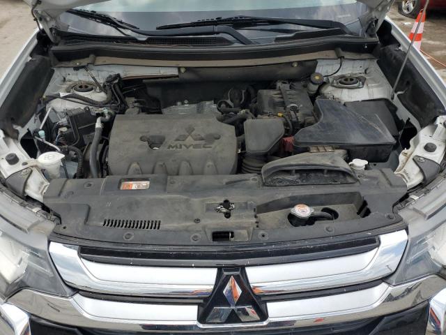 JA4AD3A3XGZ002096 Mitsubishi Outlander Se