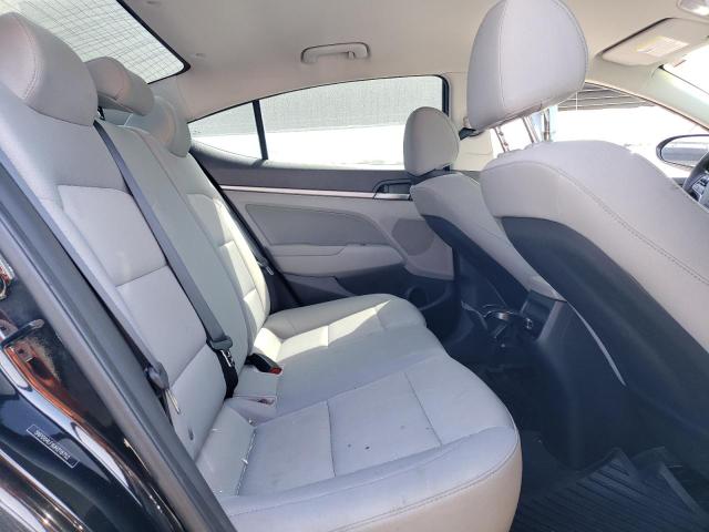 5NPD84LF9JH218752 Hyundai ELANTRA SEL