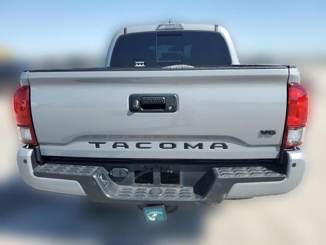5TFAZ5CN7JX063099 Toyota TACOMA DOU