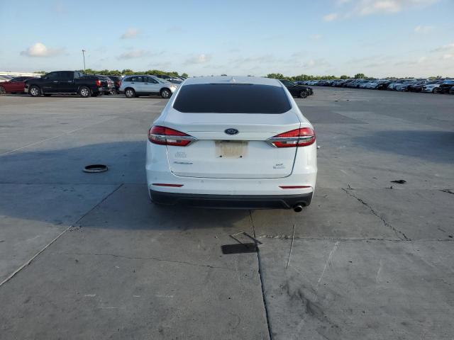 3FA6P0HD0KR144413 Ford FUSION SE