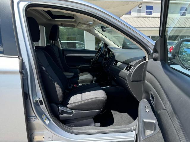 JA4AZ3A39HZ008409 Mitsubishi Outlander Se