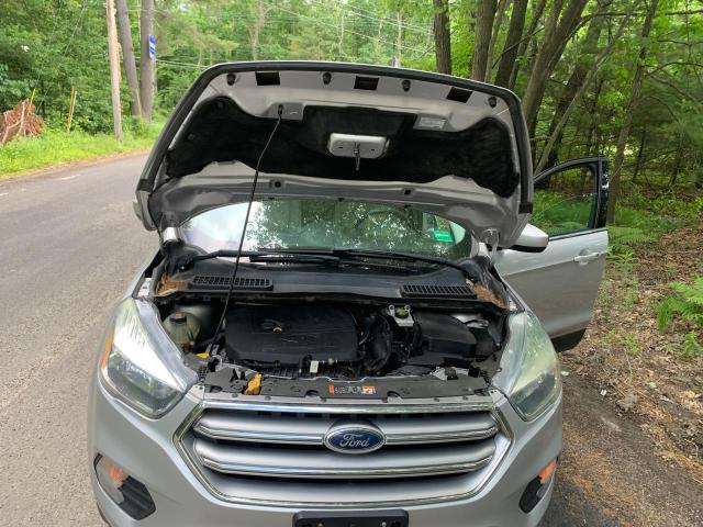 1FMCU9GD2HUC17094 Ford ESCAPE SE
