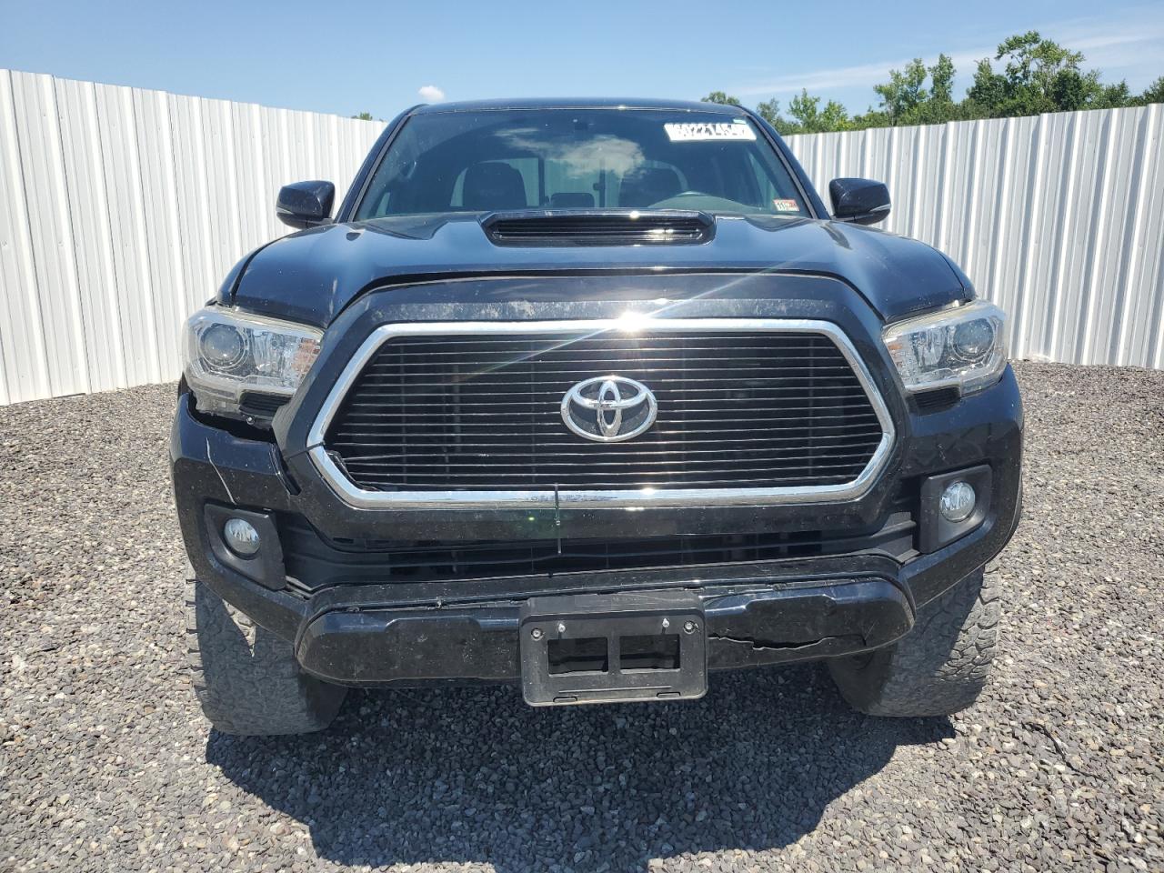 5TFCZ5AN8GX028317 Toyota TACOMA DOU