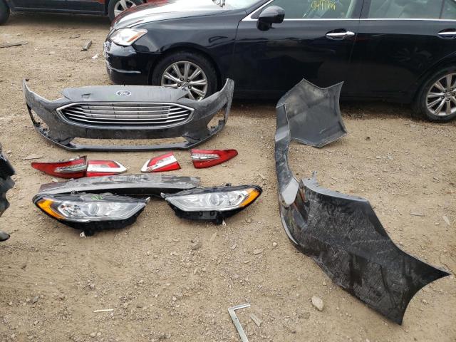 3FA6P0LU9KR105214 Ford FUSION SE