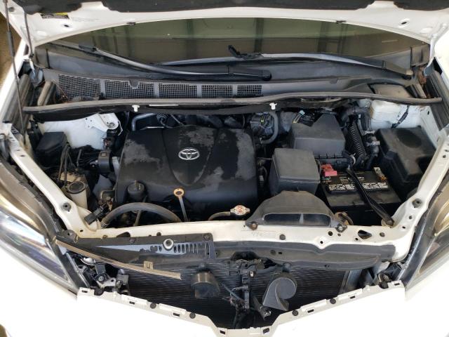5TDEZ3DC5KS227847 Toyota SIENNA SE
