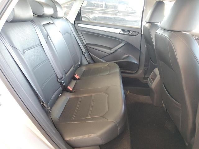 1VWAT7A35FC041984 Volkswagen PASSAT S