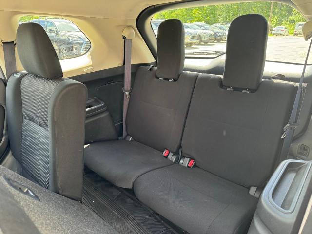 JA4AZ3A39HZ008409 Mitsubishi Outlander Se