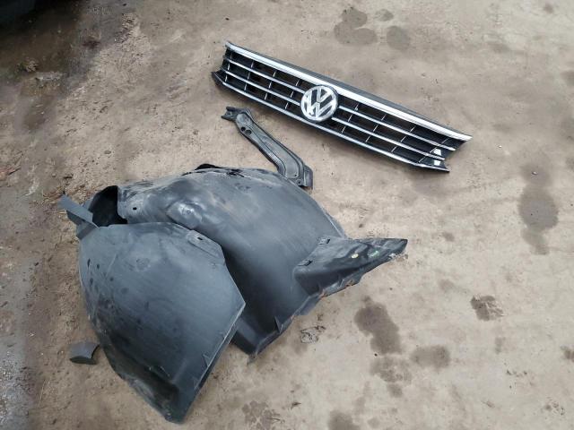 1VWGT7A39HC021945 Volkswagen PASSAT SE