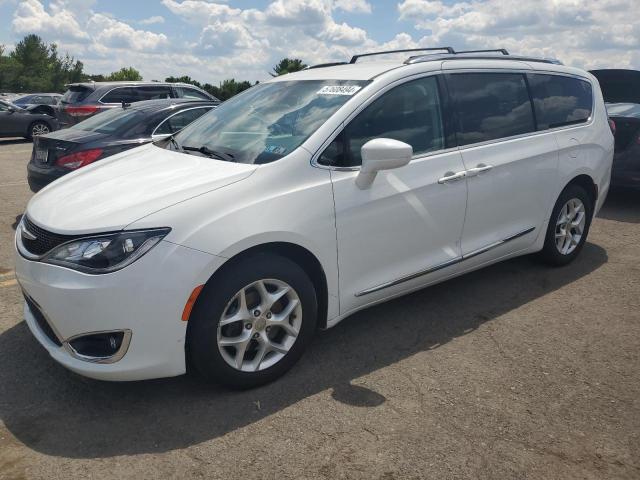 2017 Chrysler Pacifica Touring L Plus მანქანა იყიდება აუქციონზე, vin: 2C4RC1EG1HR757078, აუქციონის ნომერი: 57608494