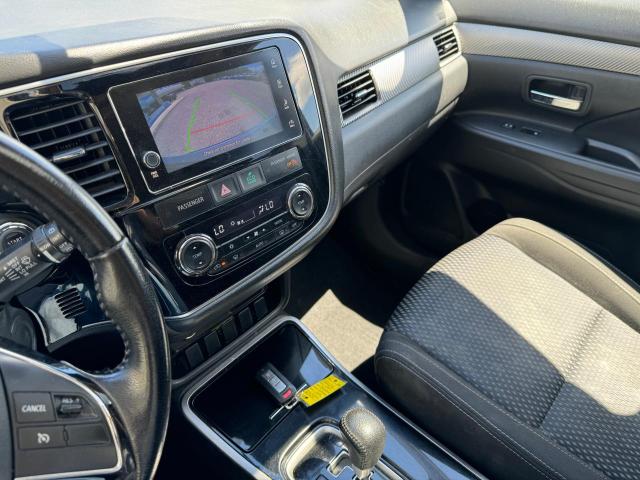 JA4AZ3A39HZ008409 Mitsubishi Outlander Se