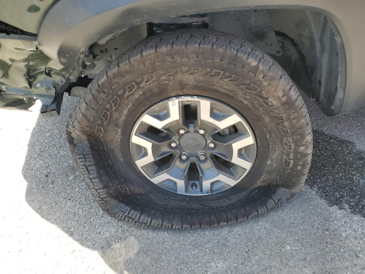 3TMCZ5AN5MM414825 Toyota TACOMA DOU