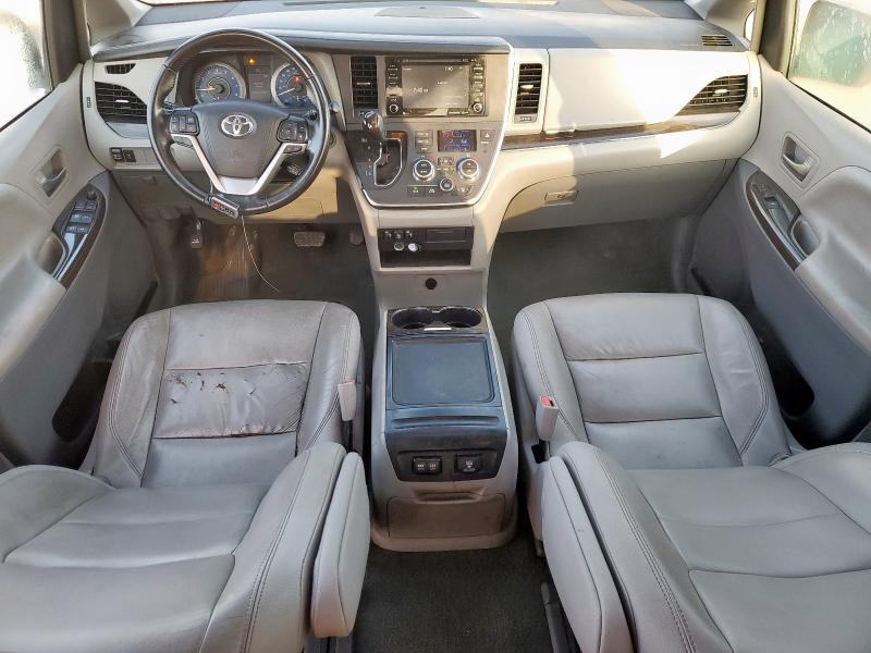 5TDDZ3DC8KS220712 Toyota SIENNA XLE