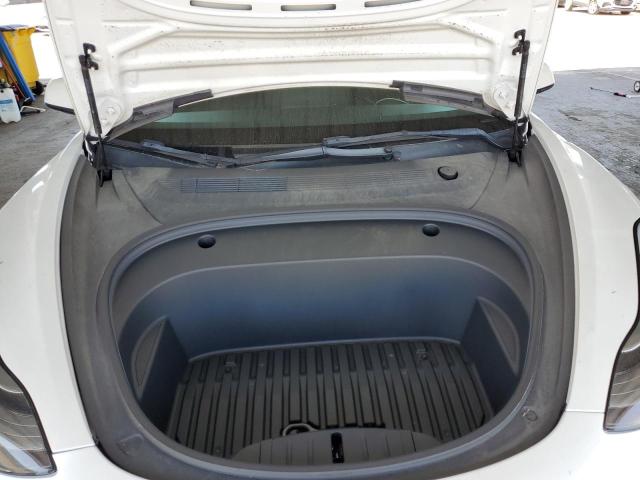 5YJ3E1EA6NF107360 Tesla 2022