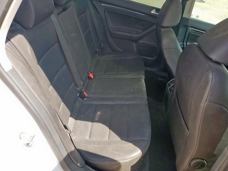 3VWPL7AJ4EM621135 Volkswagen 2014