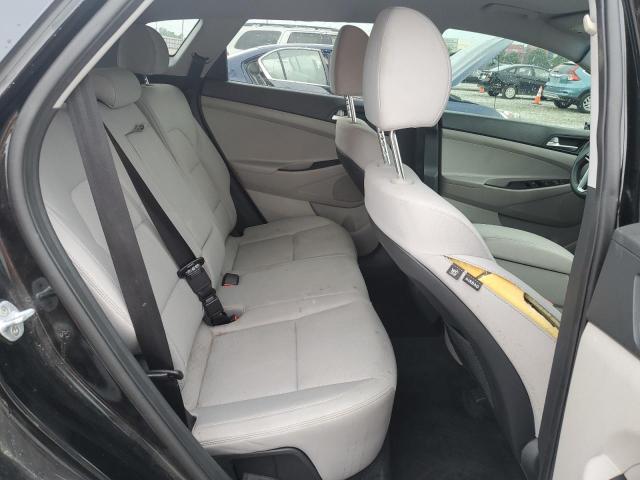 KM8J2CA42KU900925 Hyundai TUCSON SE
