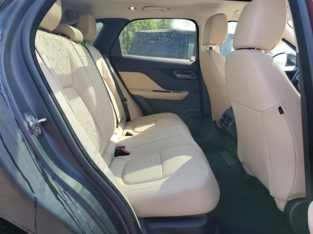 SADCJ2BV0HA068470 Jaguar F-PACE PRE