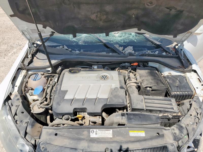 3VWPL7AJ4EM621135 Volkswagen 2014