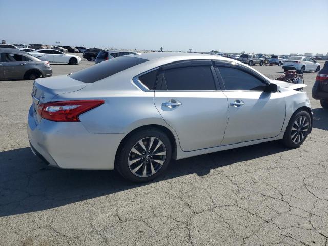 1N4AL3AP5HC277977 Nissan 2017