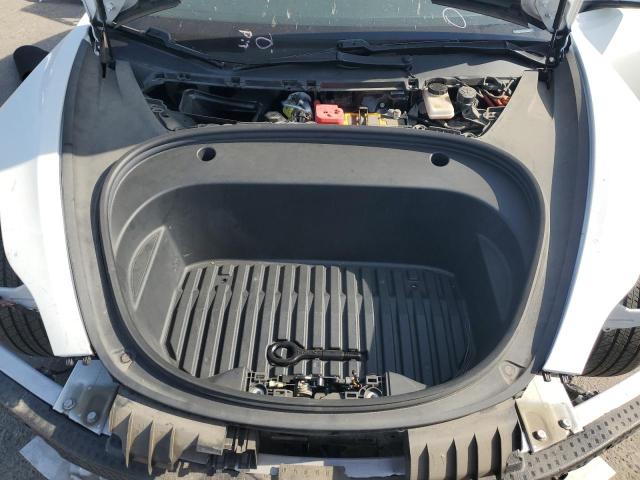 5YJ3E1EB0MF997183 Tesla 2021
