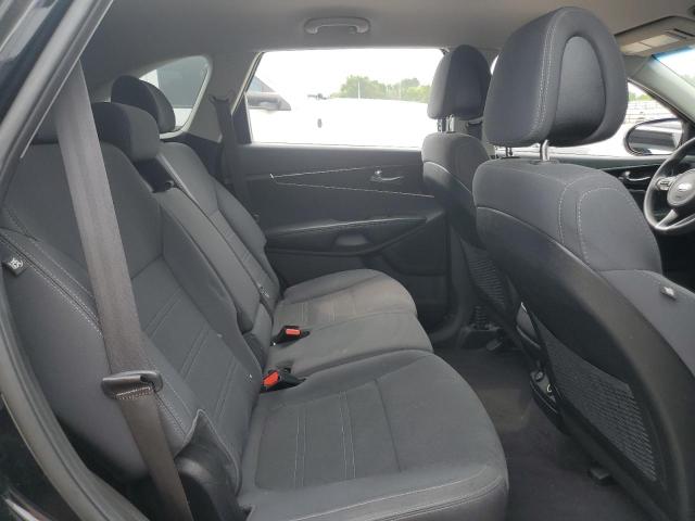 5XYPGDA57GG160070 KIA SORENTO LX