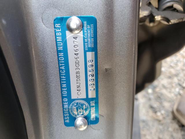 1C4NJDEB3GD646074 Jeep 2016