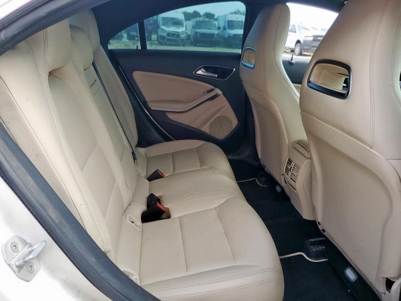 WDDSJ4EBXHN468135 Mercedes-Benz CLA 250