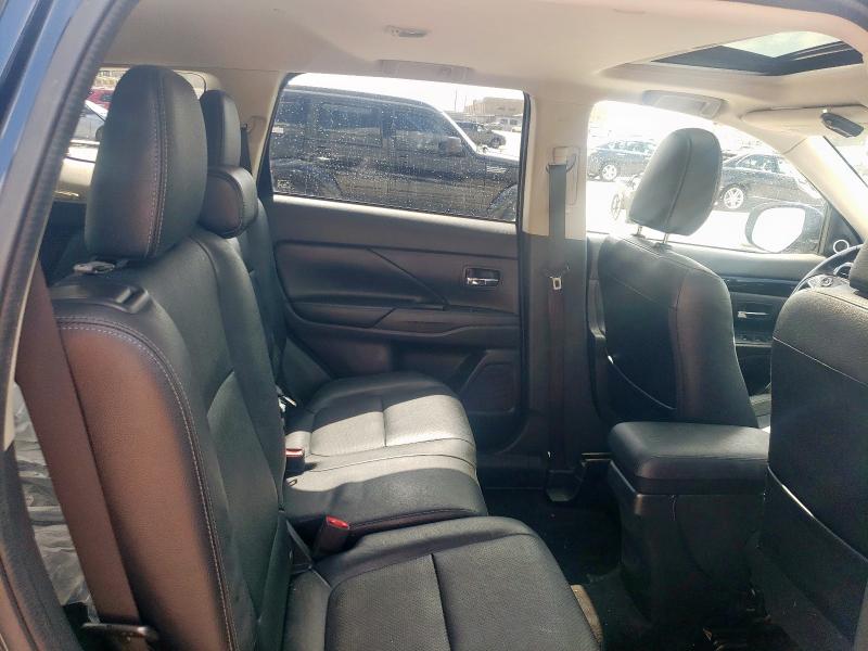 JA4AD3A3XHZ070285 Mitsubishi Outlander