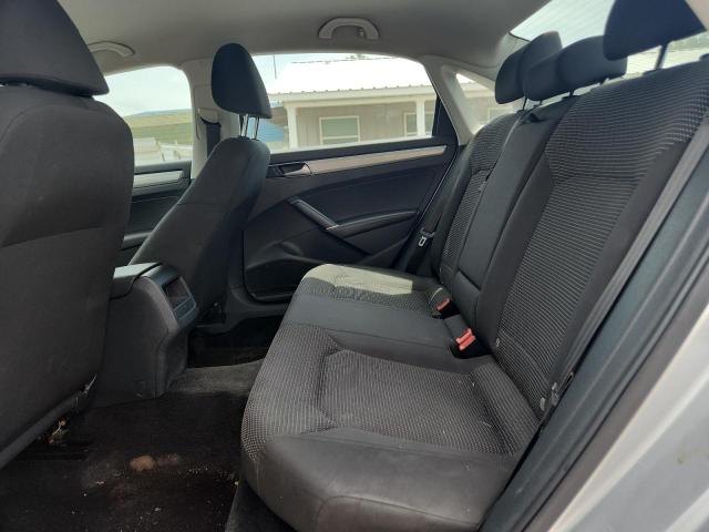 1VWAS7A32GC033149 Volkswagen 2016