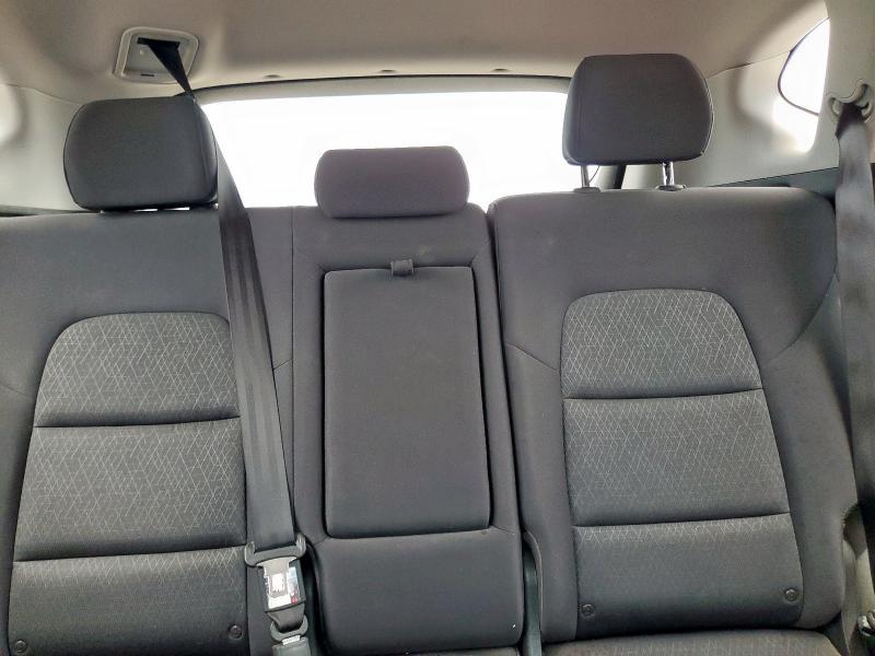 KM8J33A45JU692096 Hyundai TUCSON SEL