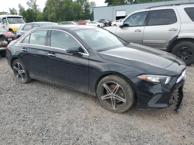 W1K3G4FB0MJ293400 Mercedes-Benz m260