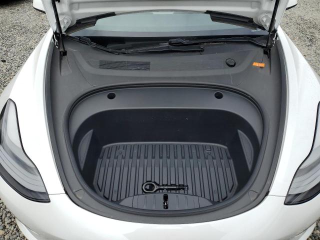 5YJ3E1EB6MF998693 Tesla 2021