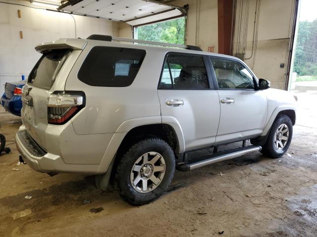 JTEBU5JR8F5203670 Toyota 4RUNNER SR