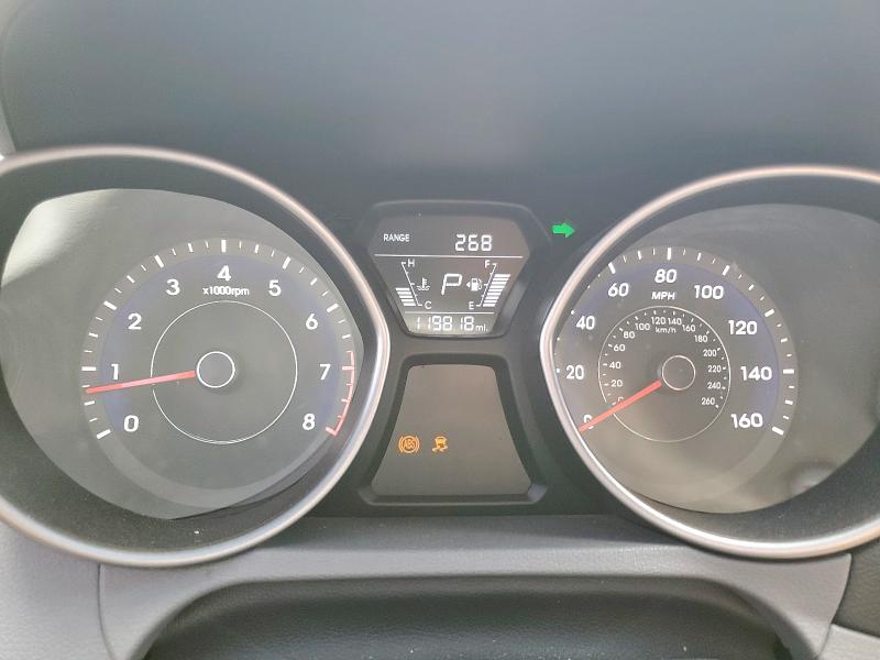 5NPDH4AE4FH584037 Hyundai ELANTRA SE