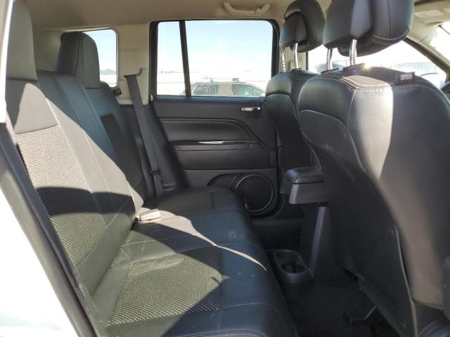 1C4NJDEB1GD759425 Jeep 2016