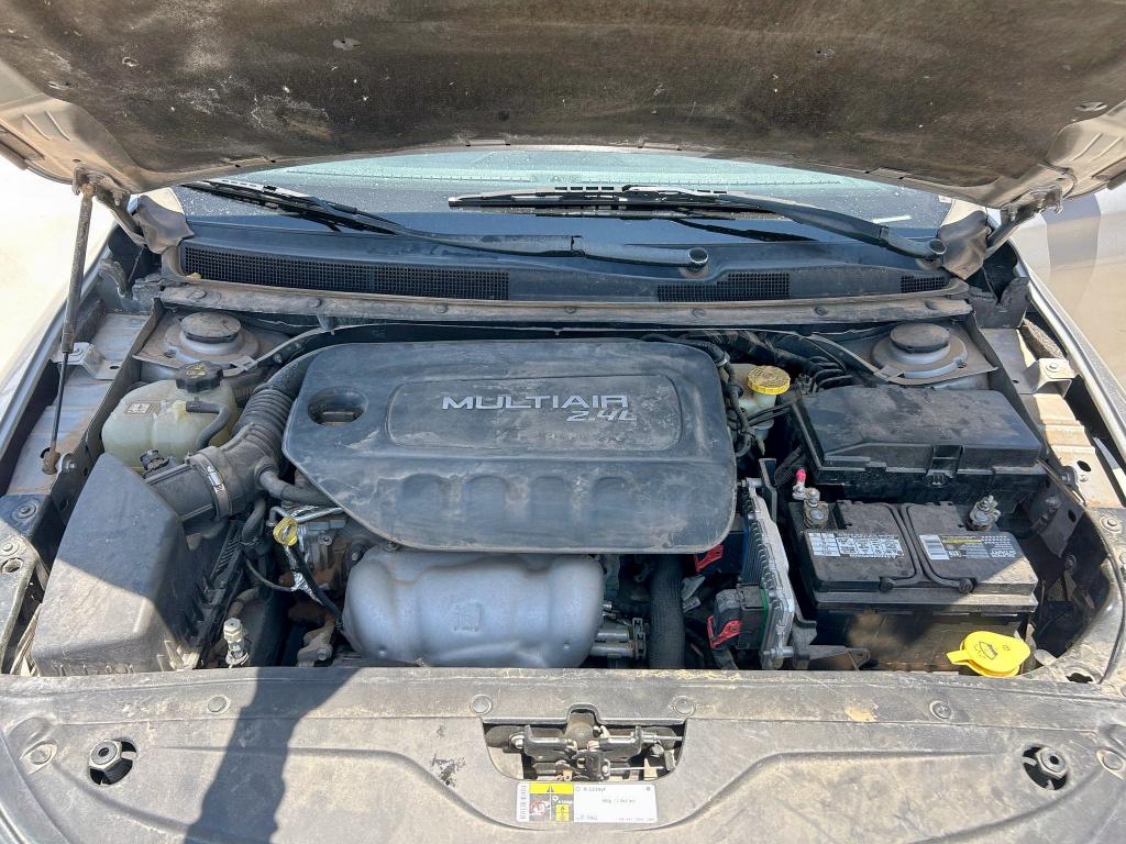 1C3CCCAB4FN660631 Chrysler 200 LIMITE