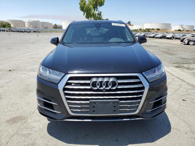 WA1LAAF78HD009340 Audi 2017