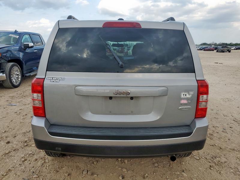 1C4NJPFBXFD368160 Jeep PATRIOT LA