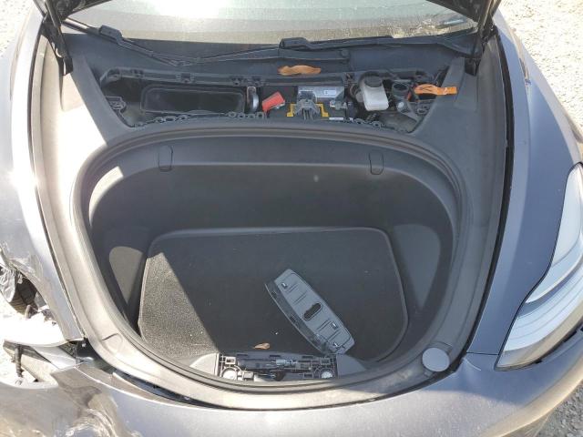 5YJ3E1EB4JF121101 Tesla 2018