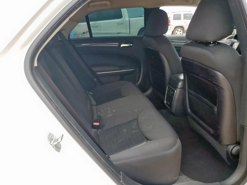 2C3CCAAG7KH690628 Chrysler 300 TOURIN