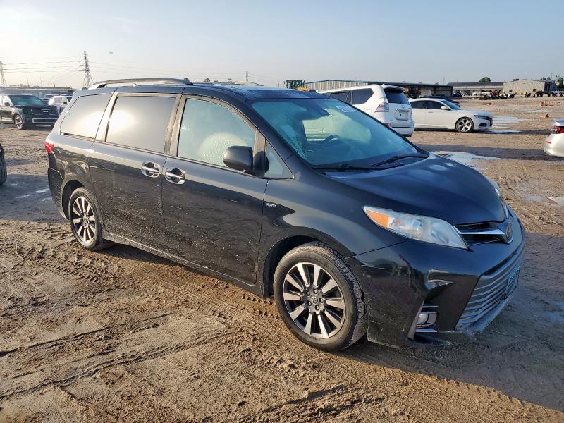 5TDDZ3DC8KS220712 Toyota SIENNA XLE