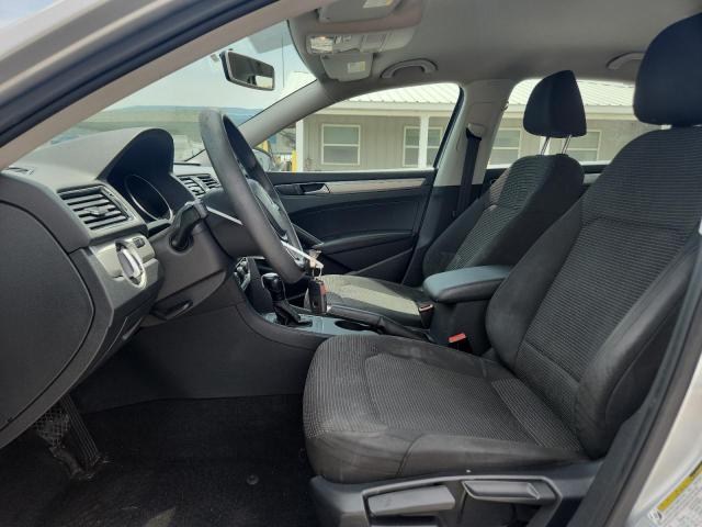 1VWAS7A32GC033149 Volkswagen 2016