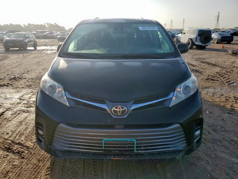 5TDDZ3DC8KS220712 Toyota SIENNA XLE