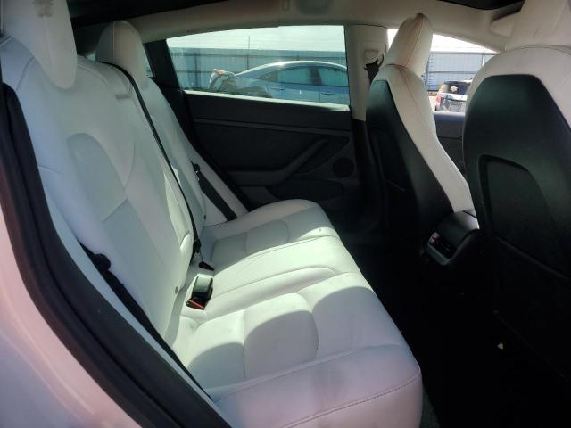 5YJ3E1EB0MF997183 Tesla 2021